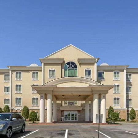 Lake Texoma Inn And Suites Denison Exterior photo