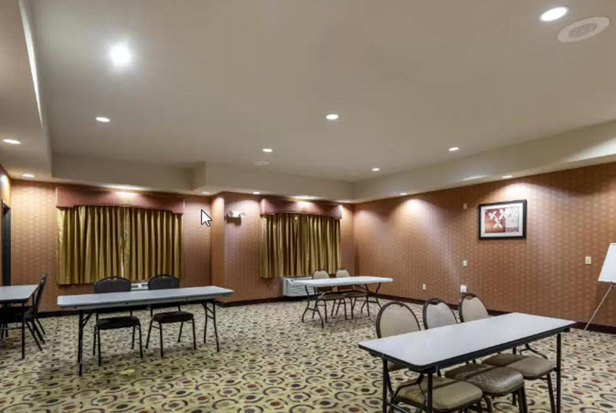 Lake Texoma Inn And Suites Denison Exterior photo